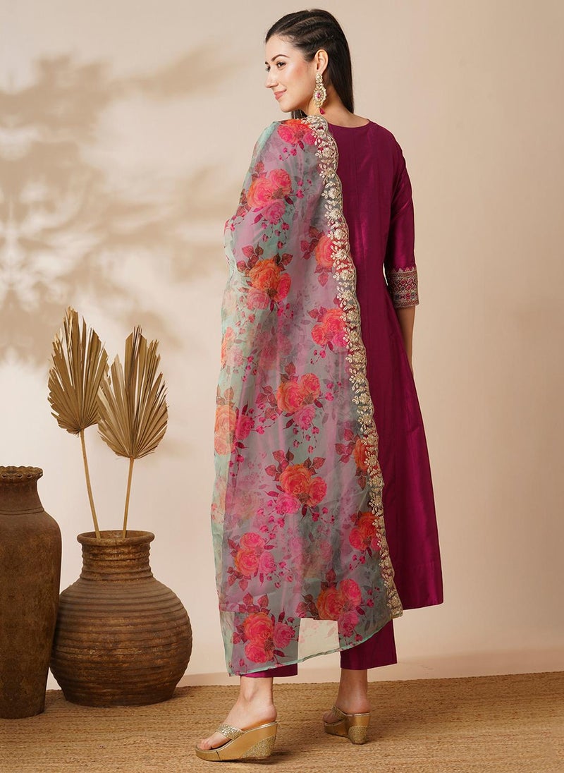 جلو باص جلوبس سنيكرز نسائي بتصميم زهور وزمام زاري مع بنطلون ودوباتا - Image 4